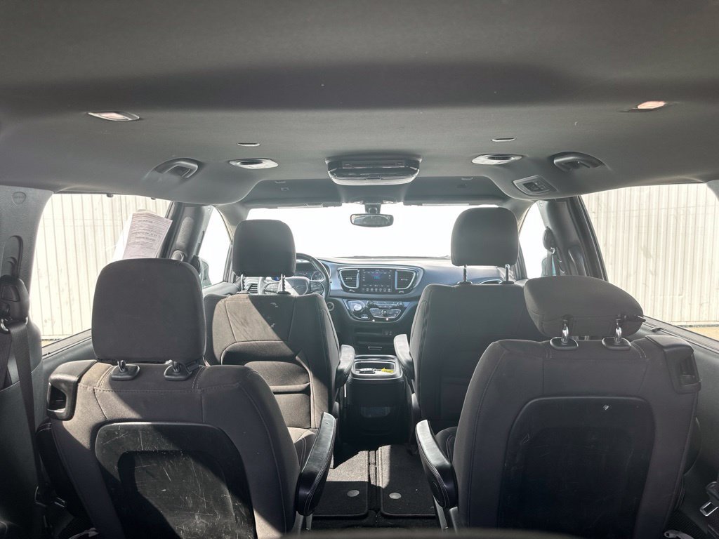Used 2018 Chrysler Pacifica Touring Plus w/ S Appearance Package FWD image 25