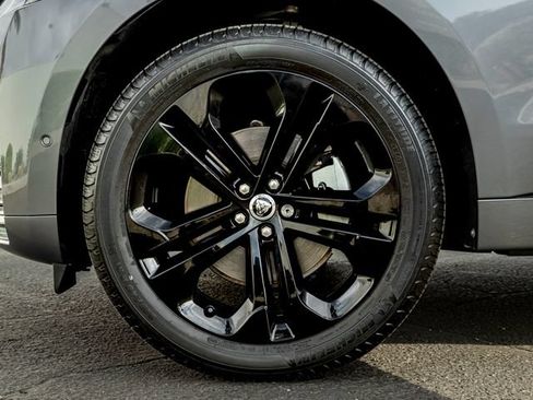 Used 2025 Jaguar F-PACE R-Dynamic S AWD/4WD image 11