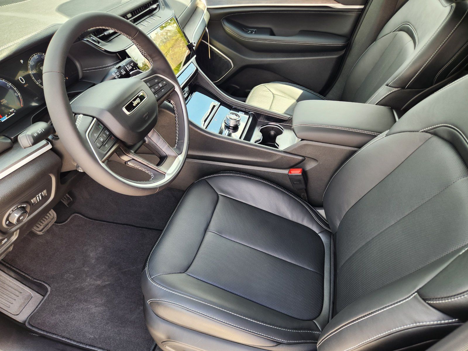 New 2027 Jeep Grand Cherokee L Limited AWD/4WD image 13