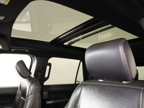 Used 2020 Ford Expedition XLT w/ Equipment Group 202A image 17