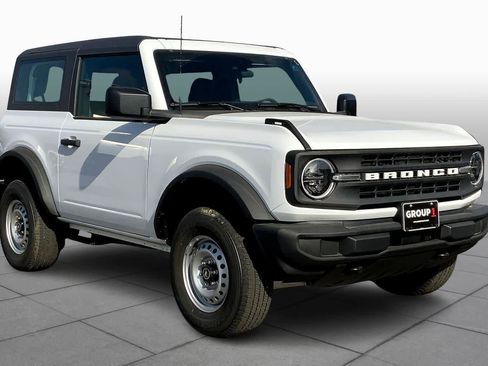 New 2025 Ford Bronco 2-Door image 2