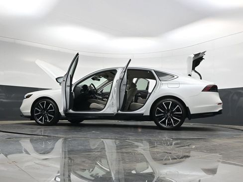 Used 2024 Honda Accord Touring image 40