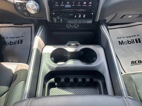 Used 2025 RAM 1500 Laramie AWD/4WD image 16