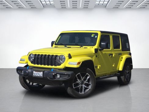 Used 2024 Jeep Wrangler Unlimited w/ Convenience Group AWD/4WD image 6