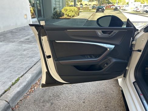 Used 2022 Audi RS 7 Sportback w/ Black Optic Package image 39