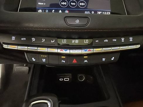 Used 2019 Cadillac XT4 Premium Luxury AWD/4WD image 22