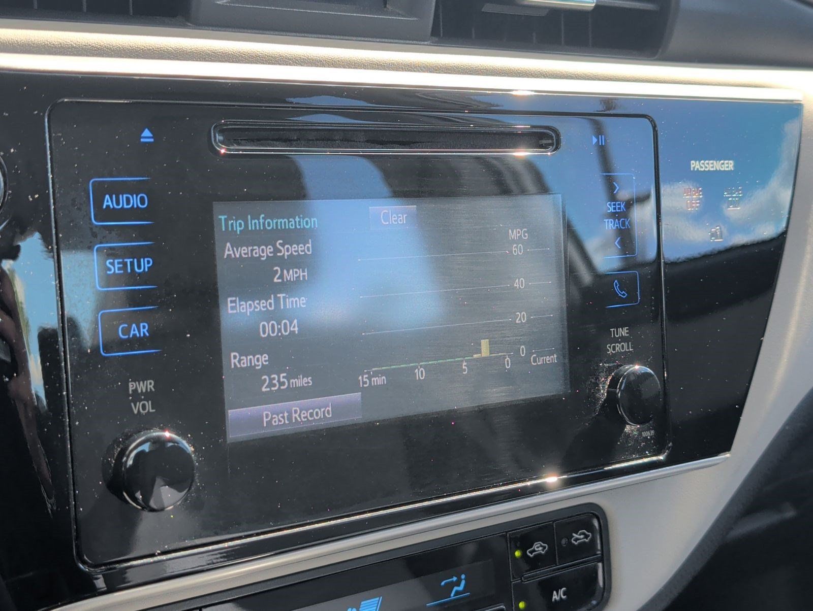 Used 2017 Toyota Corolla LE FWD image 18
