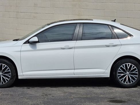 Used 2020 Volkswagen Jetta SE FWD image 2