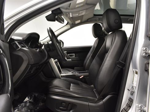 Used 2019 Land Rover Discovery Sport HSE image 10