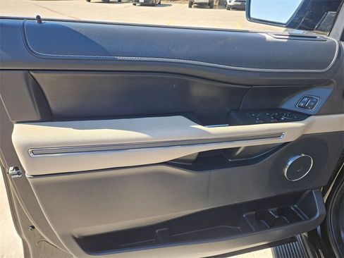 Used 2024 Ford Expedition Max XLT image 14