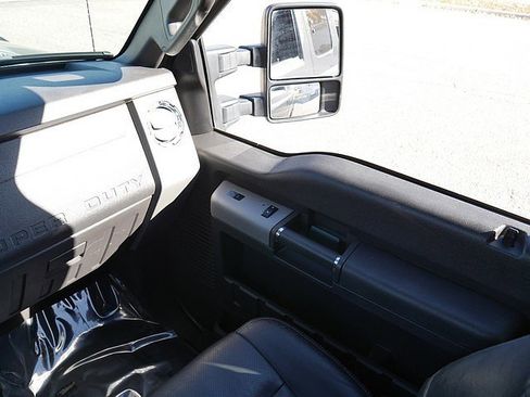Used 2016 Ford F250 Lariat w/ Lariat Interior Package image 24