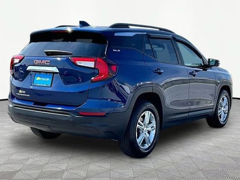 Used 2022 GMC Terrain SLE w/ Driver Convenience Package FWD image 6