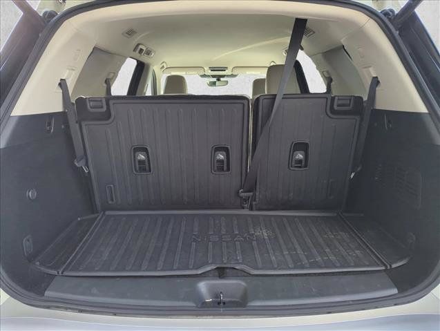 Used 2023 Nissan Pathfinder SL AWD/4WD image 9