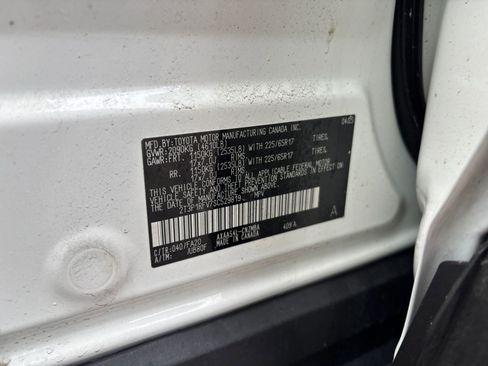 Used 2025 Toyota RAV4 XLE image 30