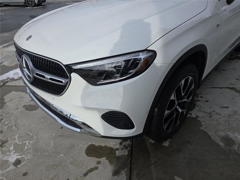 Used 2025 Mercedes-Benz GLC 350e GLC 350e image 9