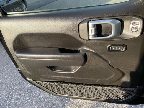 Certified 2025 Jeep Wrangler Sport S image 20