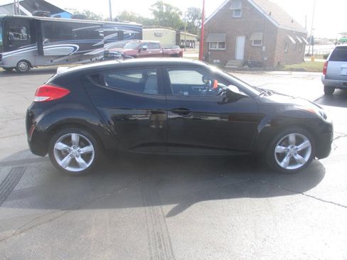 Used 2012 Hyundai Veloster image 9