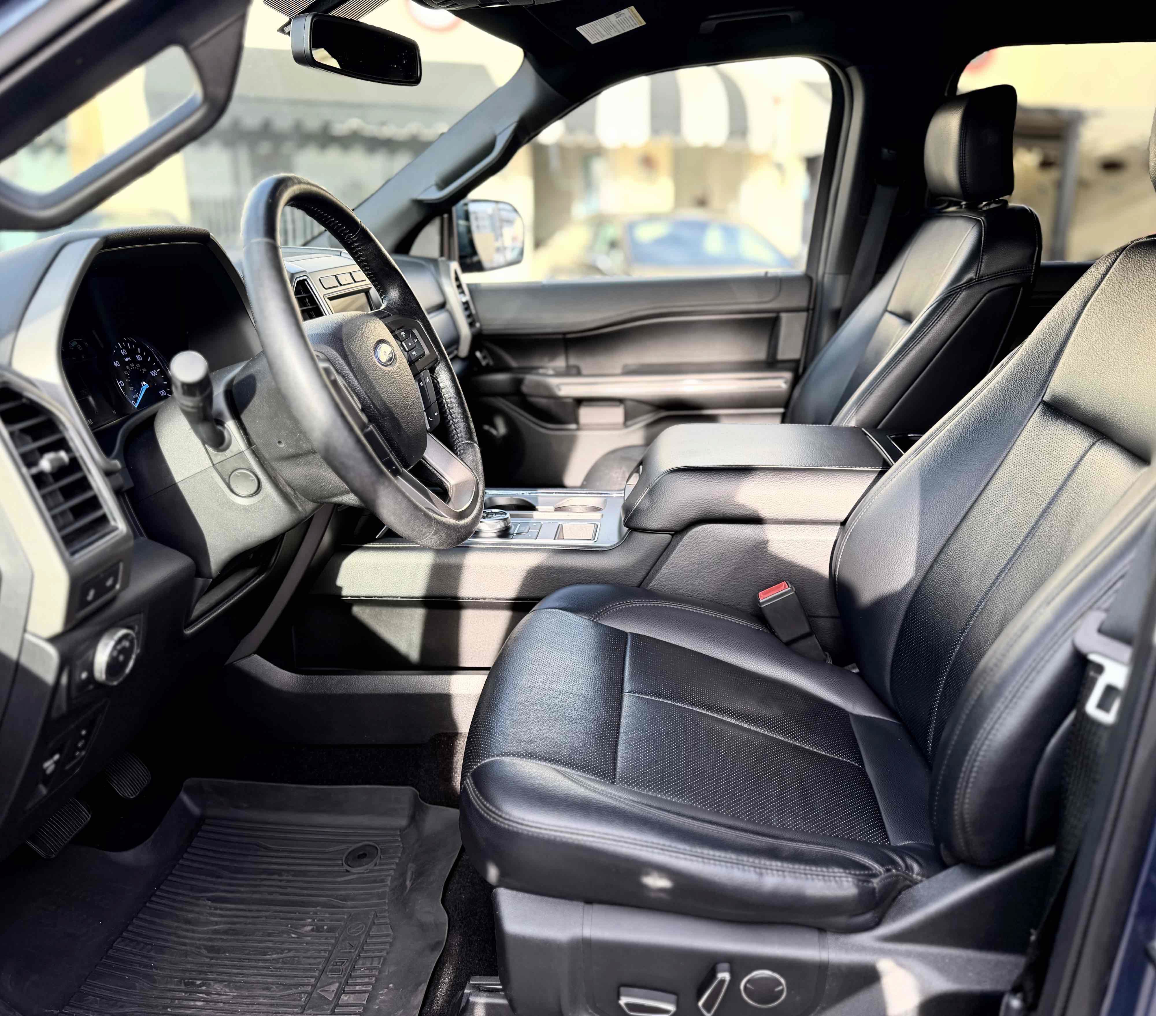 Used 2019 Ford Expedition XLT w/ Equipment Group 202A RWD image 26