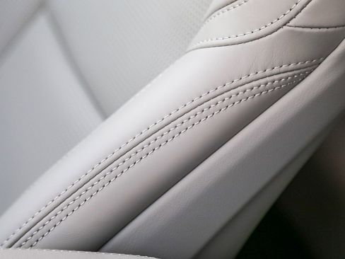 New 2026 Volvo XC60 B5 Ultra image 24