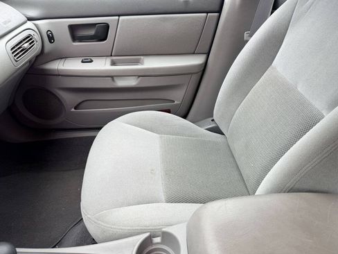 Used 2003 Ford Taurus SE FWD image 11