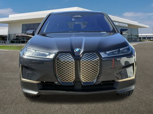 Certified 2022 BMW iX xDrive50 w/ Dynamic Handling Package image 3