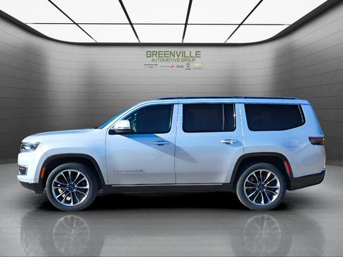 Used 2022 Jeep Wagoneer Series III w/ Premium Group I image 3