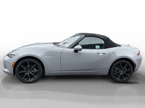 New 2025 MAZDA MX-5 Miata Grand Touring image 2