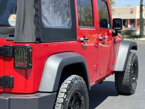 Used 2015 Jeep Wrangler Unlimited Sport w/ Quick Order Package 24S AWD/4WD image 42