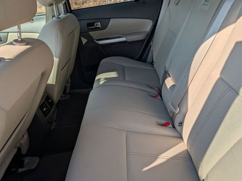 Used 2013 Ford Edge SE image 15