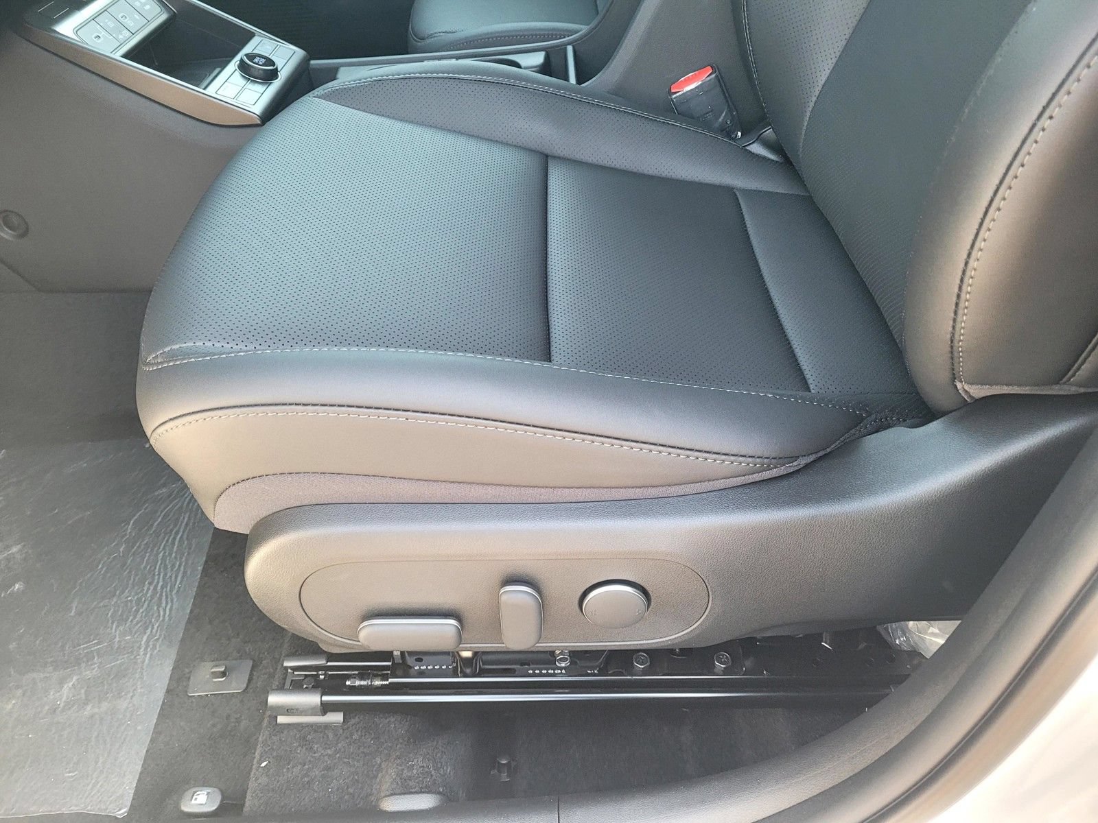 New 2026 Hyundai Kona SEL Premium FWD image 15