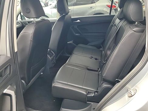 Used 2021 Volkswagen Tiguan SE FWD image 7