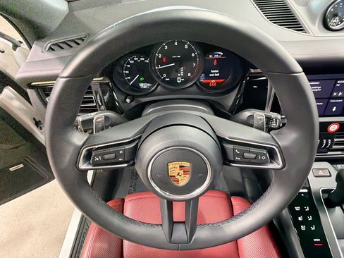 Certified 2026 Porsche Macan AWD/4WD image 39