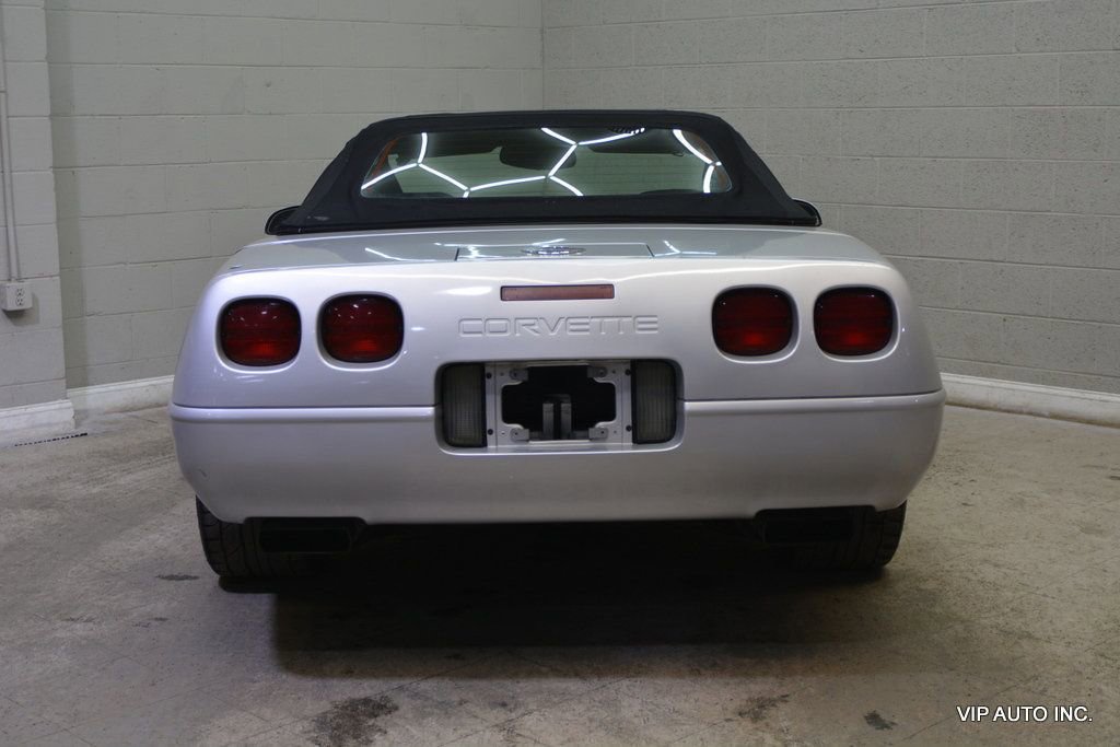 Used 1996 Chevrolet Corvette Convertible RWD image 10
