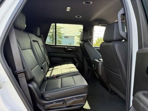 Used 2025 Chevrolet Tahoe LT AWD/4WD image 11