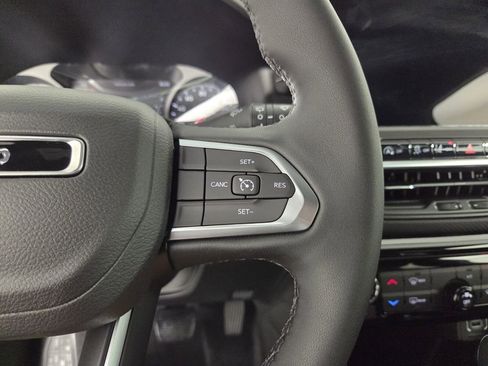 New 2026 Jeep Compass Latitude image 15