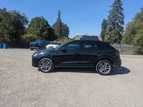 New 2025 Audi Q3 2.0T Premium image 9