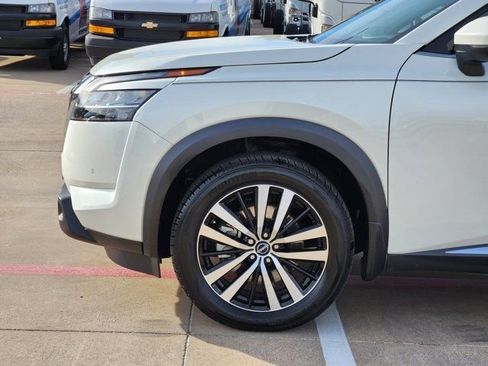 Used 2024 Nissan Pathfinder Platinum w/ Cargo Package image 15