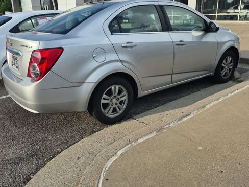Used 2016 Chevrolet Sonic LT FWD image 4