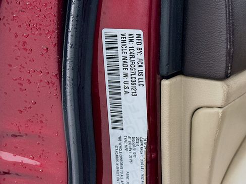 Used 2020 Jeep Grand Cherokee Overland image 12