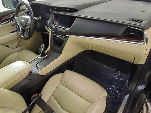 Certified 2019 Cadillac XT5 Luxury image 28