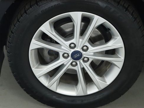 Used 2017 Ford Escape SE image 38