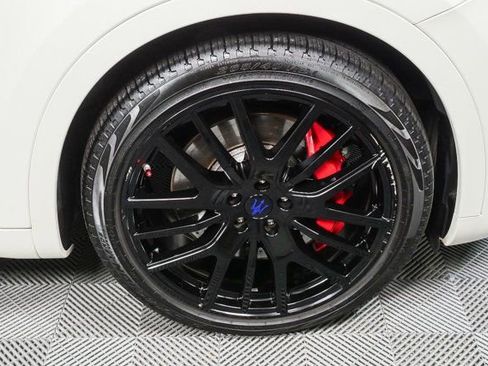 Used 2019 Maserati Levante S GranSport image 6