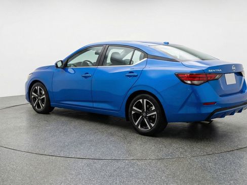 Used 2025 Nissan Sentra SV image 5