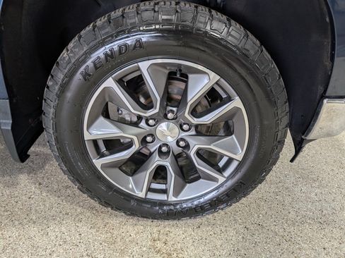 Used 2022 Chevrolet Silverado 1500 LT AWD/4WD image 14