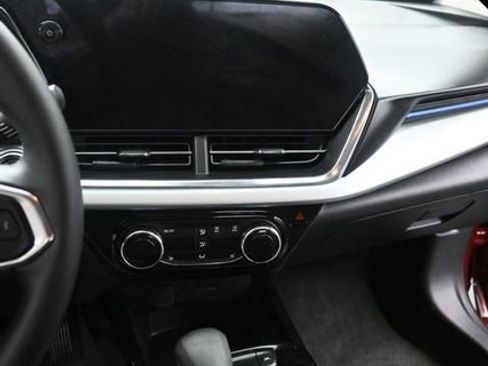 Used 2025 Chevrolet Trax LT w/ Driver Confidence Package image 20