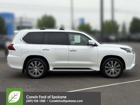 Used 2017 Lexus LX 570 4WD w/ Luxury Package image 10
