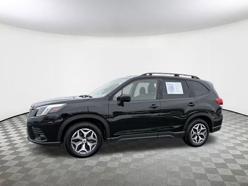Certified 2023 Subaru Forester Premium image 4
