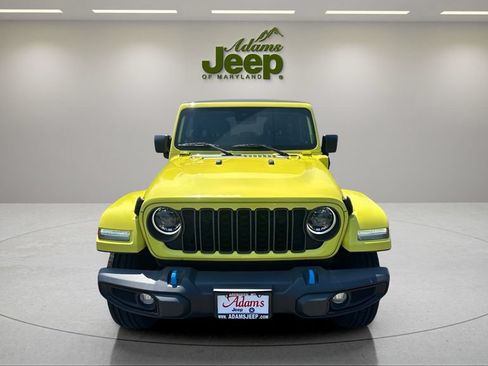Used 2024 Jeep Wrangler Unlimited w/ Convenience Group AWD/4WD image 2