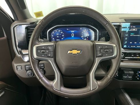 Used 2022 Chevrolet Silverado 1500 LTZ AWD/4WD image 5