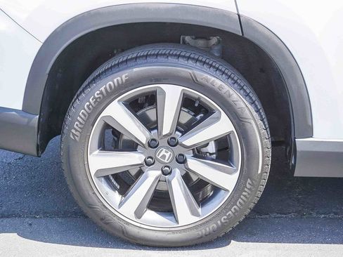 Used 2023 Honda Pilot Touring image 8